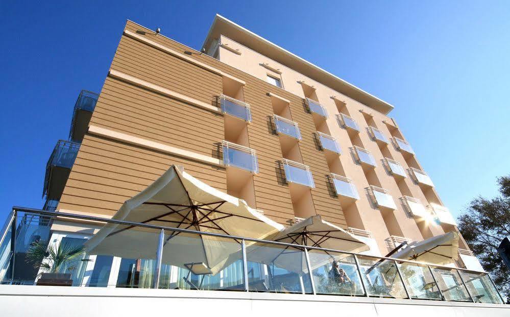 Hotel Adlon - Fronte Mare Riccione Exterior photo